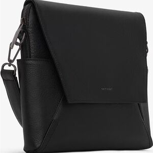 Matt & Nat Dwell Hobo Bag – Black | Luxe Vegan Crossbody | Excellent Condition